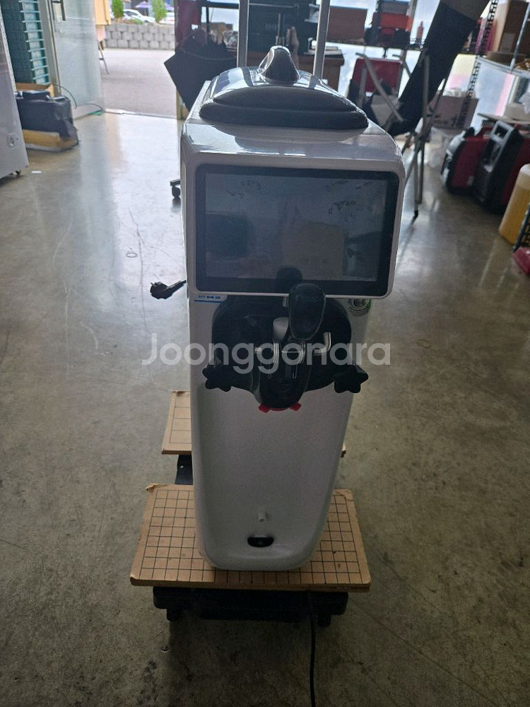 소프트베라 아이스크림 기계 입니다--0