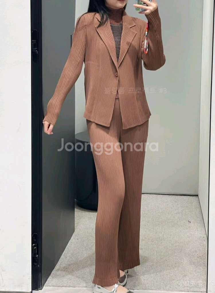 이세이미야케 해칭 팬츠 바지 리브스 브라운 새제품 1--3