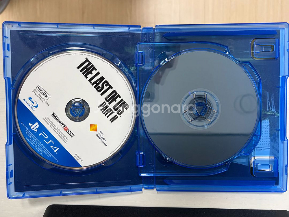 PS4 라스트오브어스 2--1