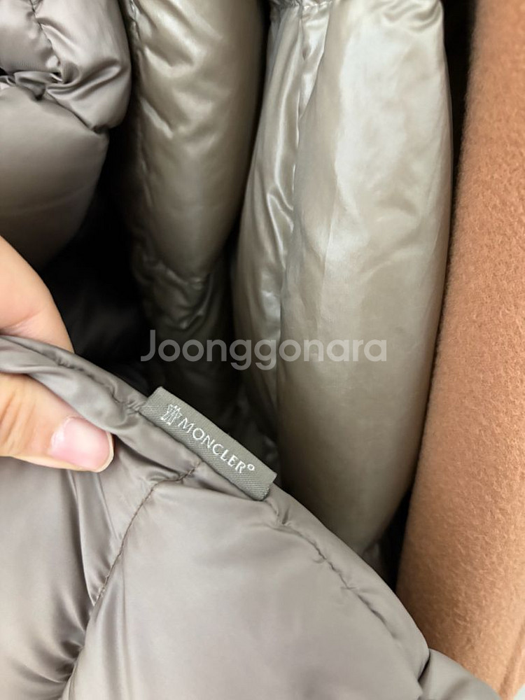몽클레어 여성 리얼퍼 롱패딩 정품 판매 베이지색--2
