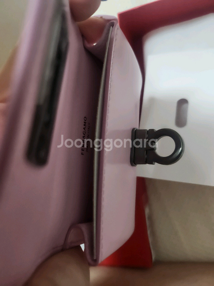 페라가모 정품 베이비핑크 카드지갑--5