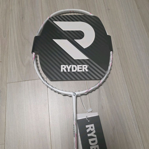 라이더 스톰 2000배드민턴 라켓팝니다