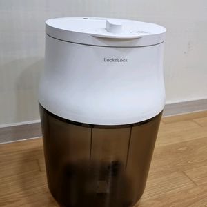 락엔락 진공쌀통 20kg 팝니다.