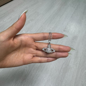 비비안 목걸이
