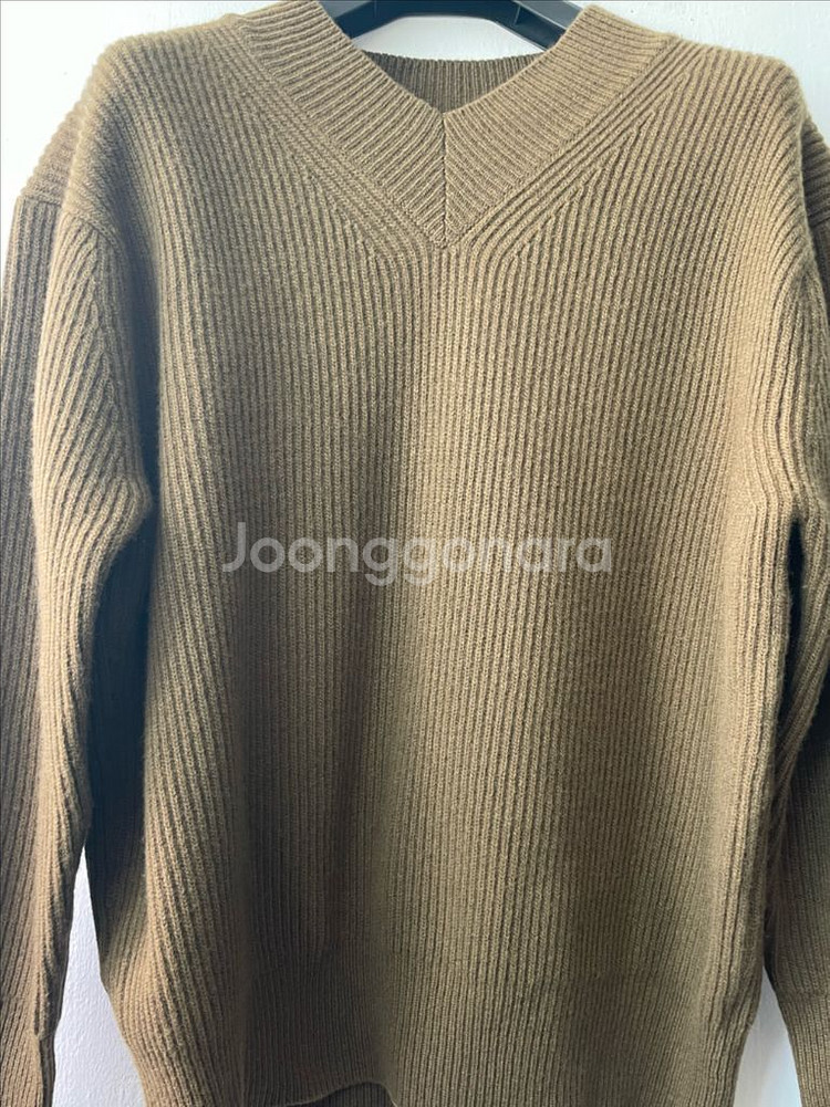 라벨 아카이브 메리노 파인울 브이넥니트 올리브그린(2)--4