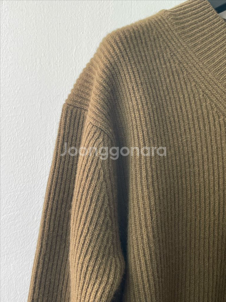 라벨 아카이브 메리노 파인울 브이넥니트 올리브그린(2)--3