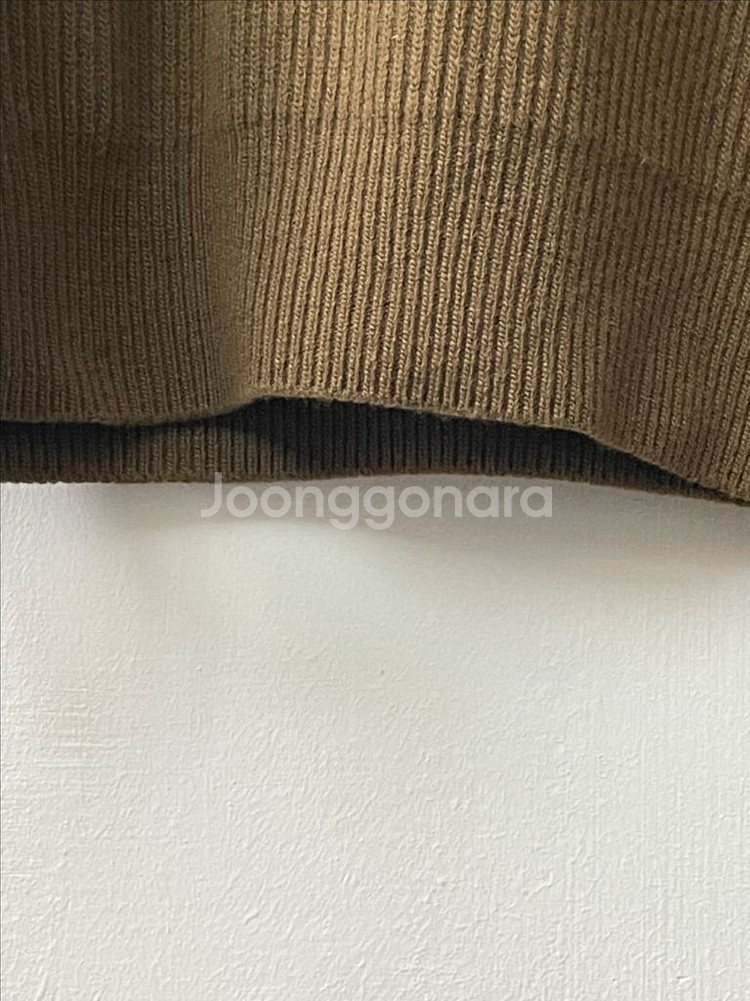 라벨 아카이브 메리노 파인울 브이넥니트 올리브그린(2)--6