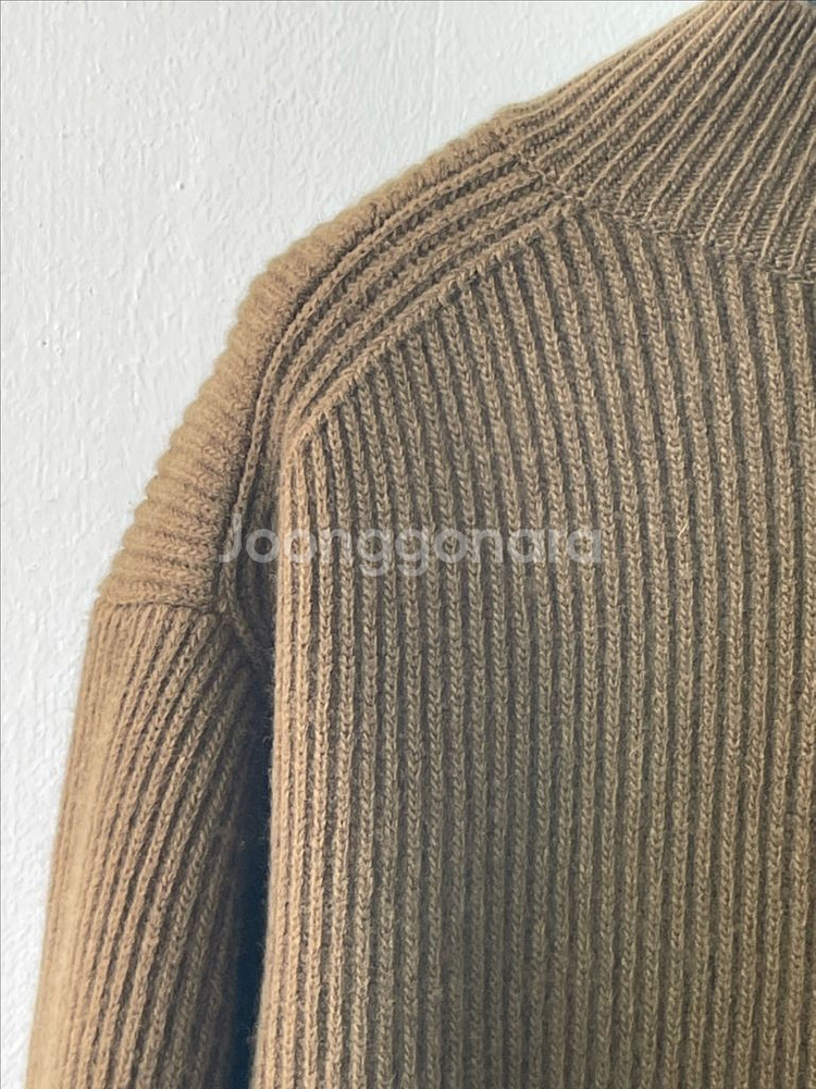 라벨 아카이브 메리노 파인울 브이넥니트 올리브그린(2)--8