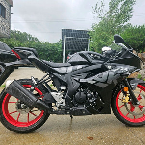 스즈키gsxr125 /검빨 /23년식 / 8천키로 /3