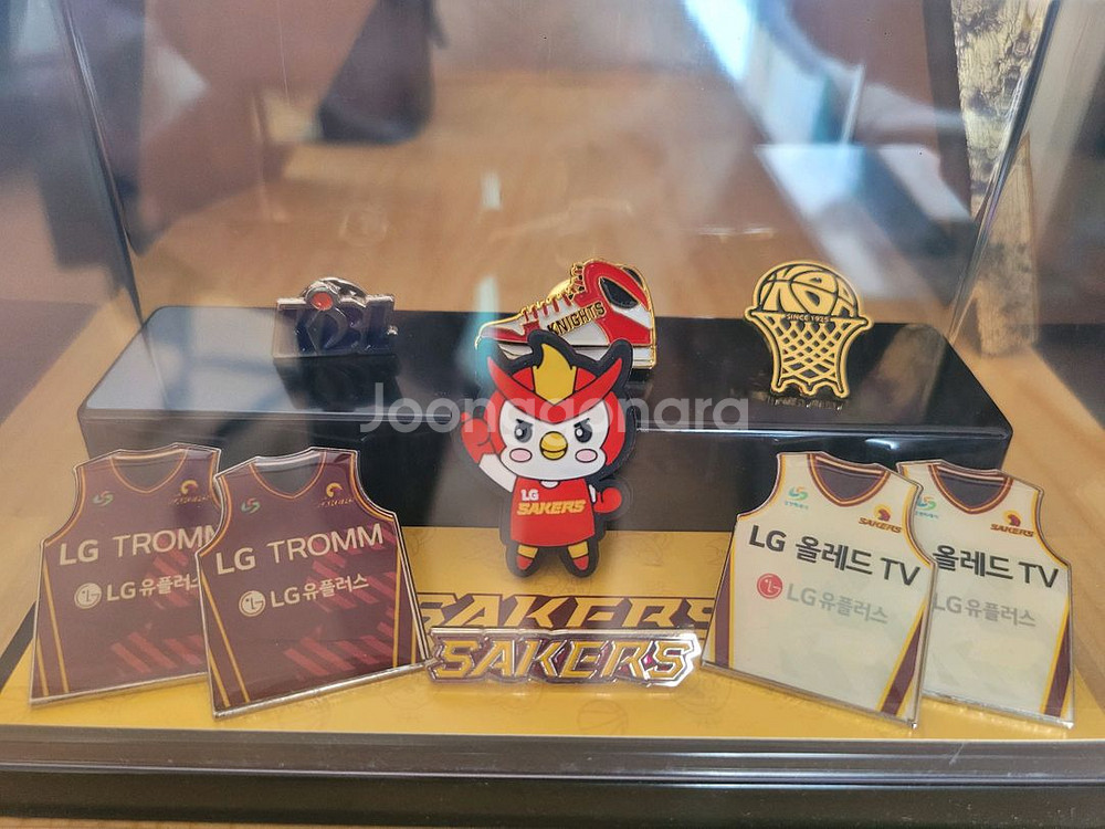 창원LG세이커스 콜라보 굿즈 & KBL 농구협회 뱃지셋--1