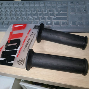 bmw 오토바이 그립 팝니다.