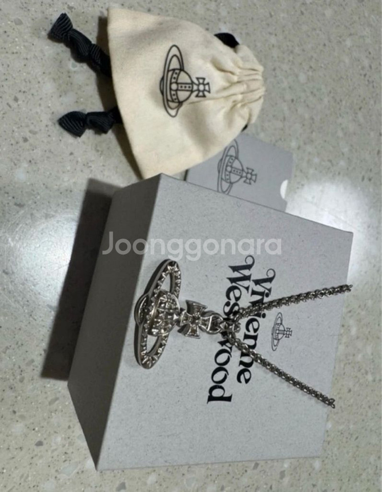 비비안웨스트우드 목걸이 풀박스--0