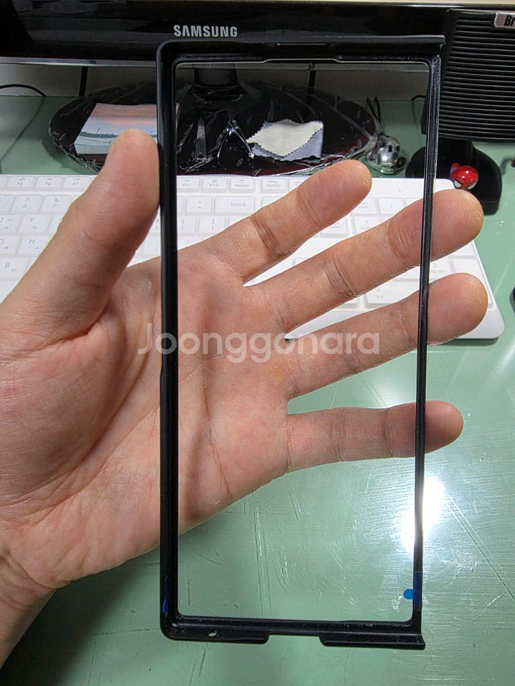 Fold7 슈피겐 에어핏 프로 케이스--2