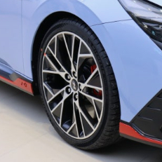 아반떼N 구형 순정휠+타이어 로 아무 19인치 맞교환