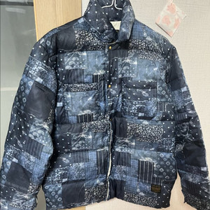 디아프바인 패딩 s사이즈