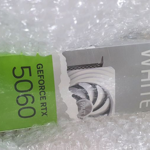 PALIT RTX 5060 OC WHITE 이엠텍 팝니