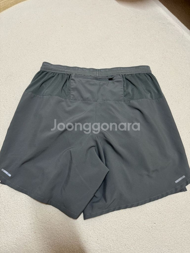 나이키 러닝 반바지 그레이 색상--1