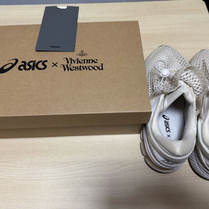 아식스x비비안웨스트우드 젤카야노26 버치화이트 270