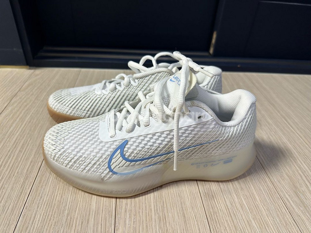 에어줌베이퍼11 테니스화 230 1회착용--0