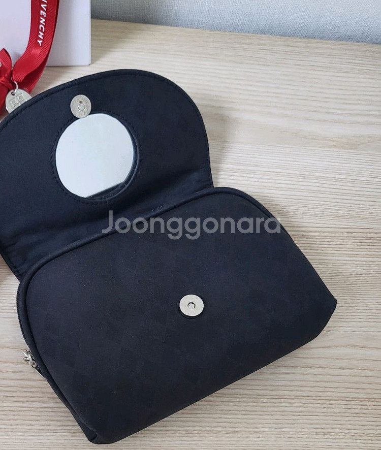 정품) 지방시 파우치 (코스메틱)--3