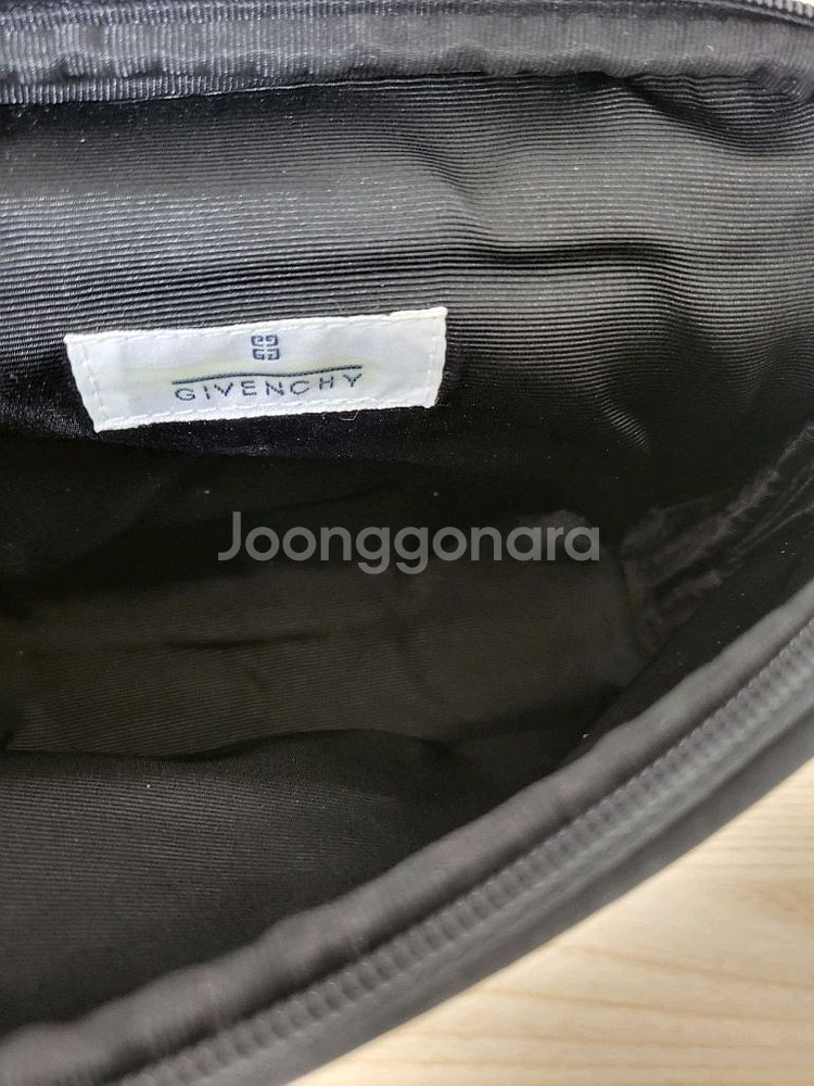 정품) 지방시 파우치 (코스메틱)--4