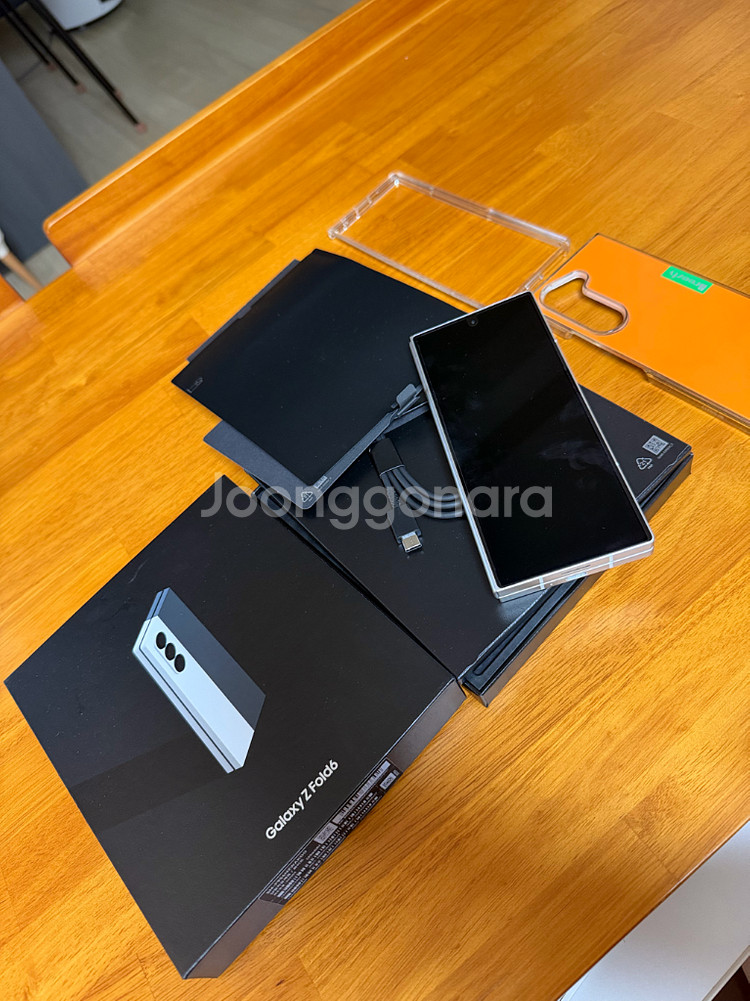 갤럭시z 폴드6 화이트(삼성강남 한정 색상) 256g--1