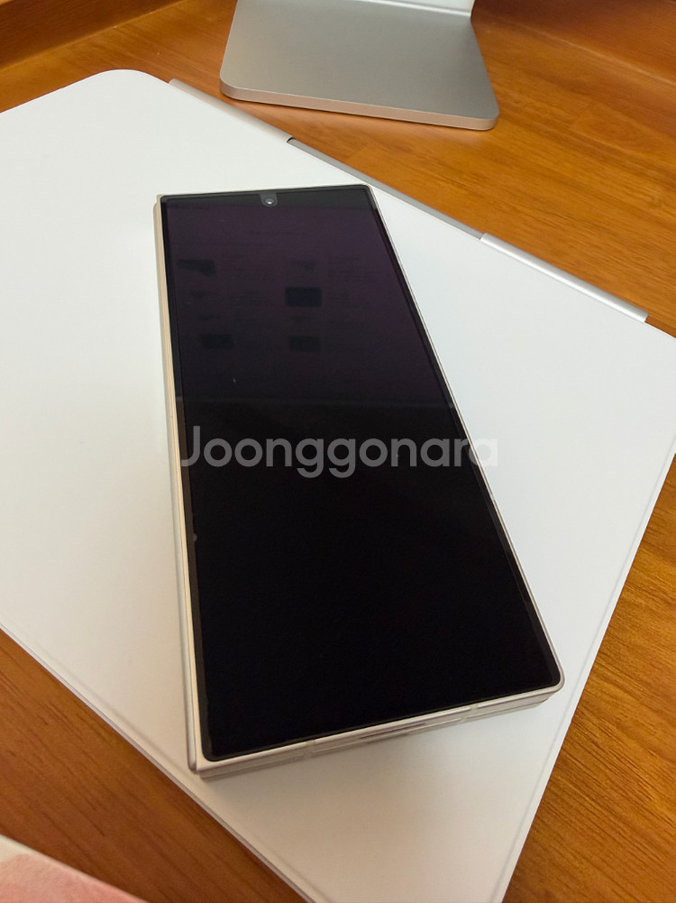 갤럭시z 폴드6 화이트(삼성강남 한정 색상) 256g--2