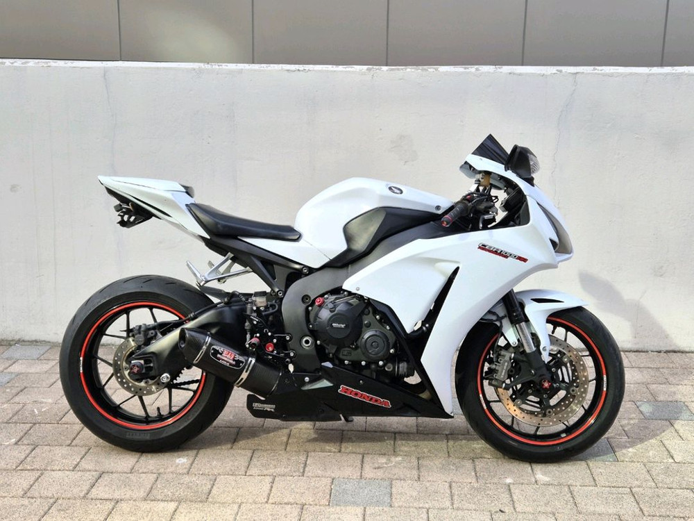 [사용검사완료] 2015 화이트 CBR1000RR 판매합니다. 이미지
