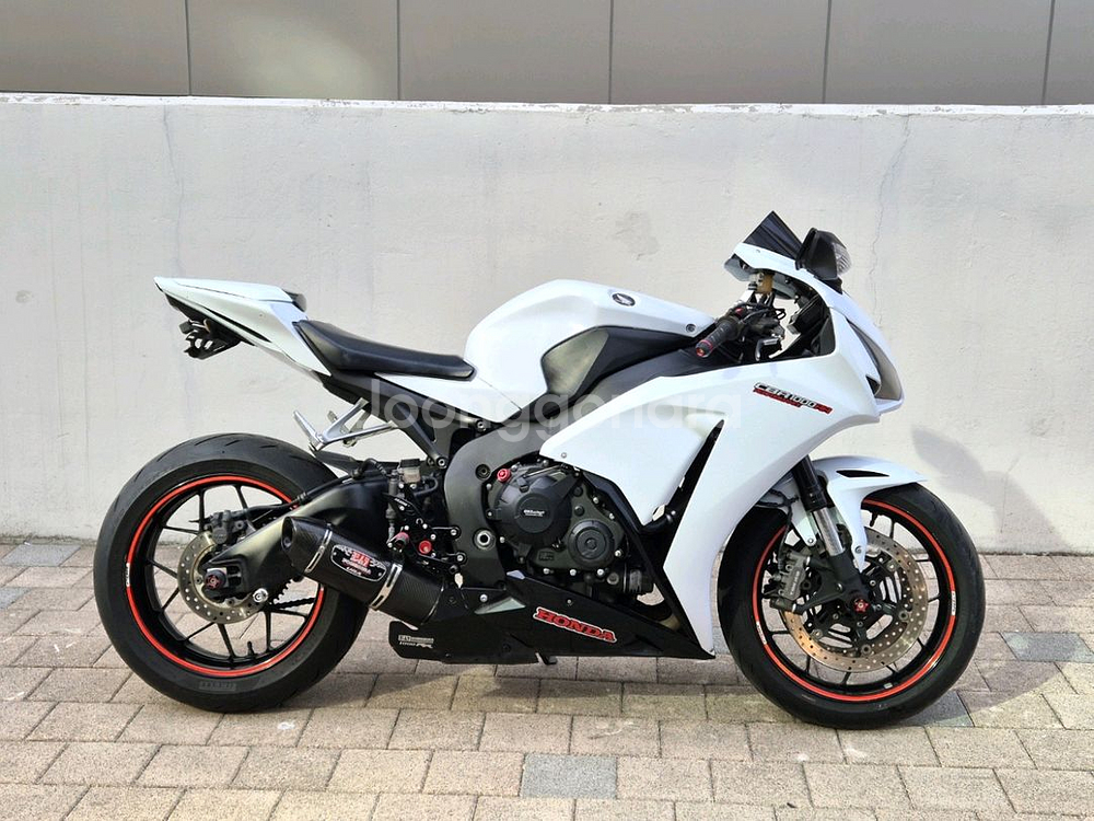 2015 화이트 CBR1000RR 판매합니다.--1