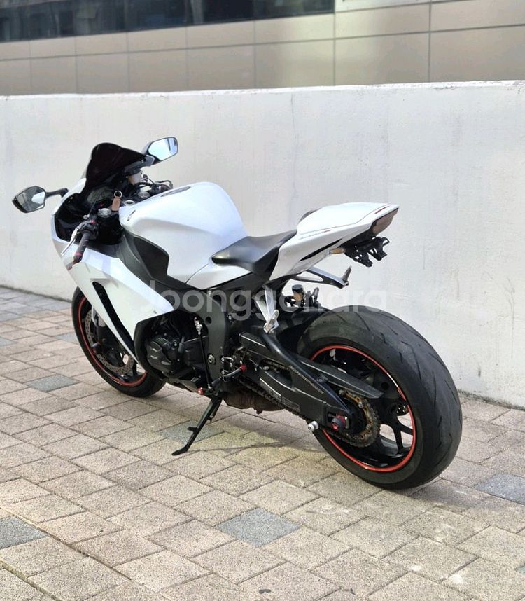 2015 화이트 CBR1000RR 판매합니다.--6