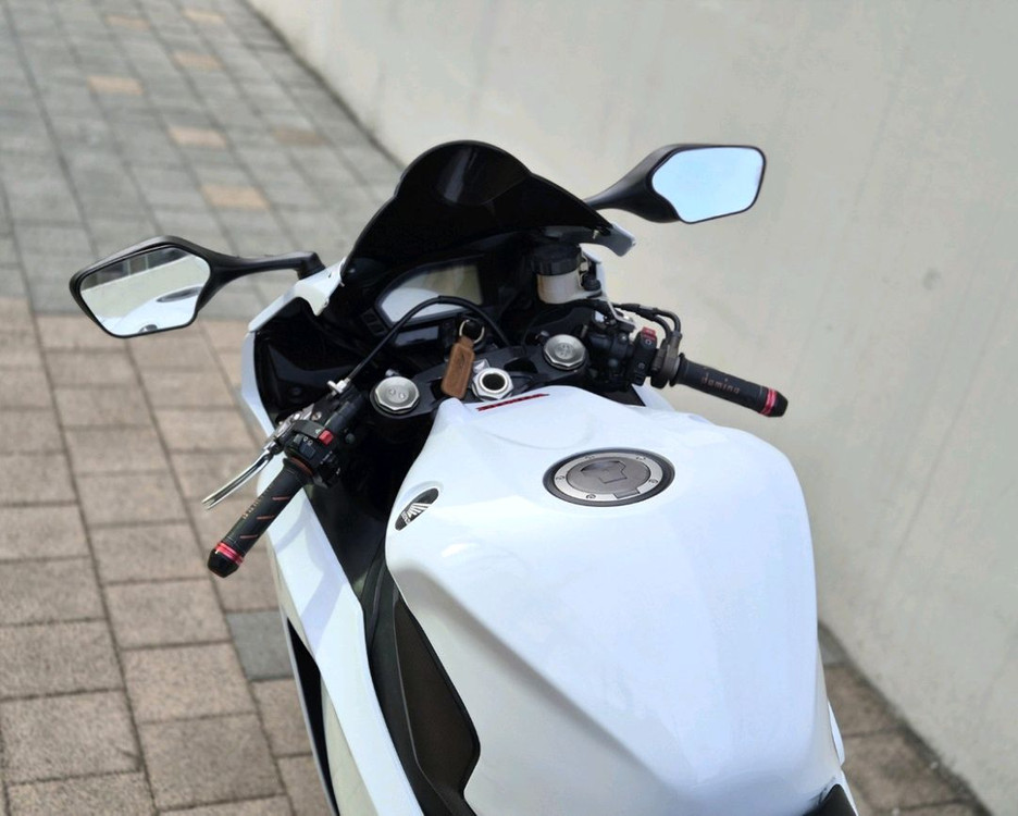 [사용검사완료] 2015 화이트 CBR1000RR 판매합니다. 이미지