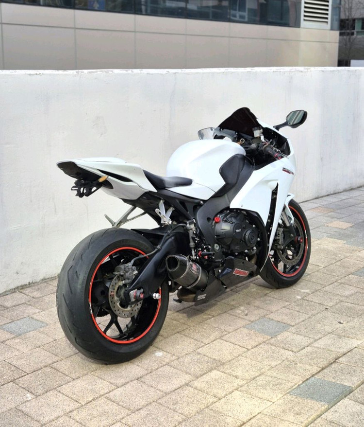 [사용검사완료] 2015 화이트 CBR1000RR 판매합니다. 이미지