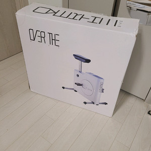 오버더바이크 전현무 실내자전거 팝니다.