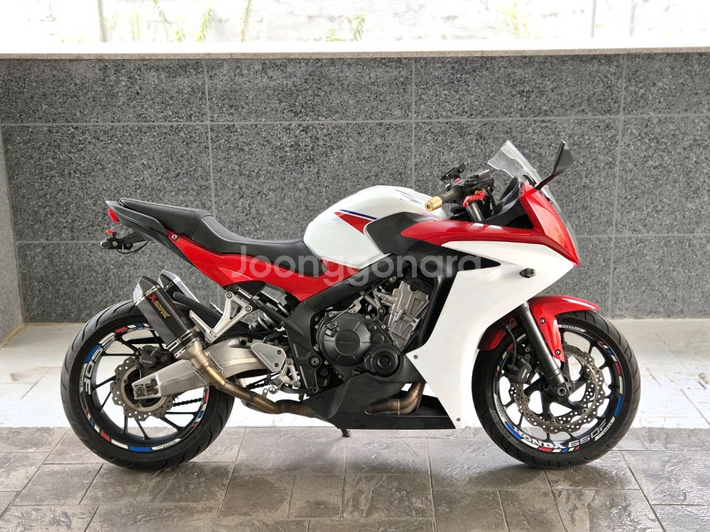2014 CBR650F 아크라 트윈머플러 판매합니다.--1