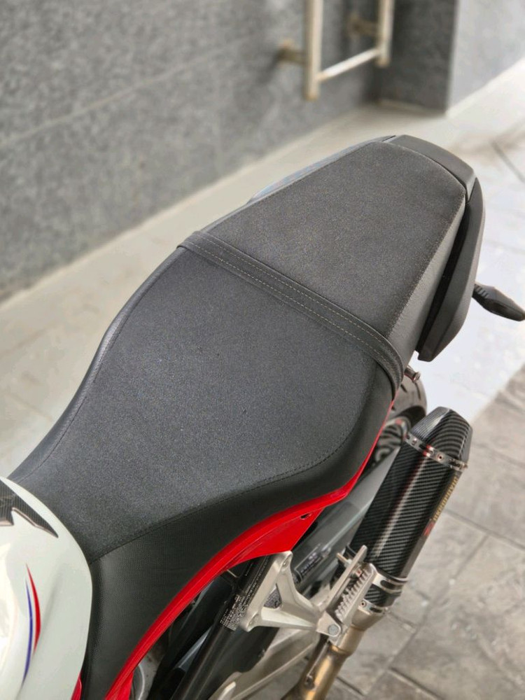 2014 CBR650F 아크라 트윈머플러 판매합니다. 이미지