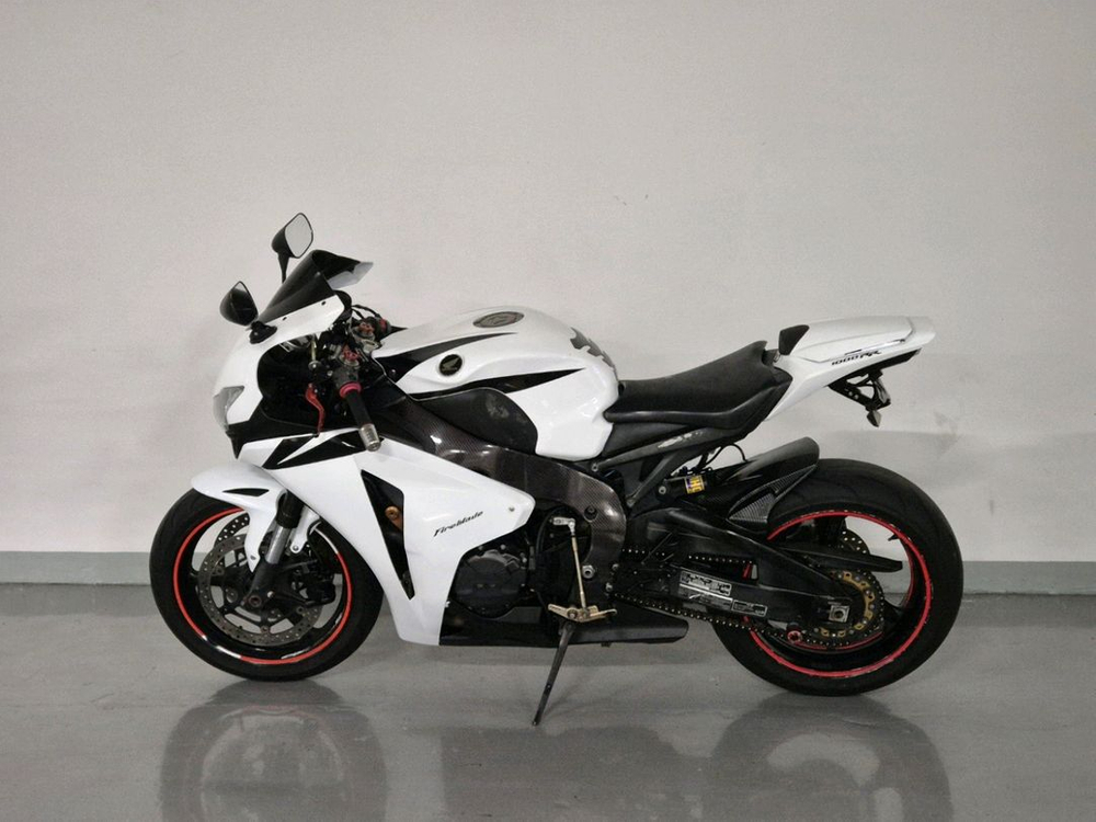 CBR1000RR 화이트 2008년식 판매합니다. 이미지