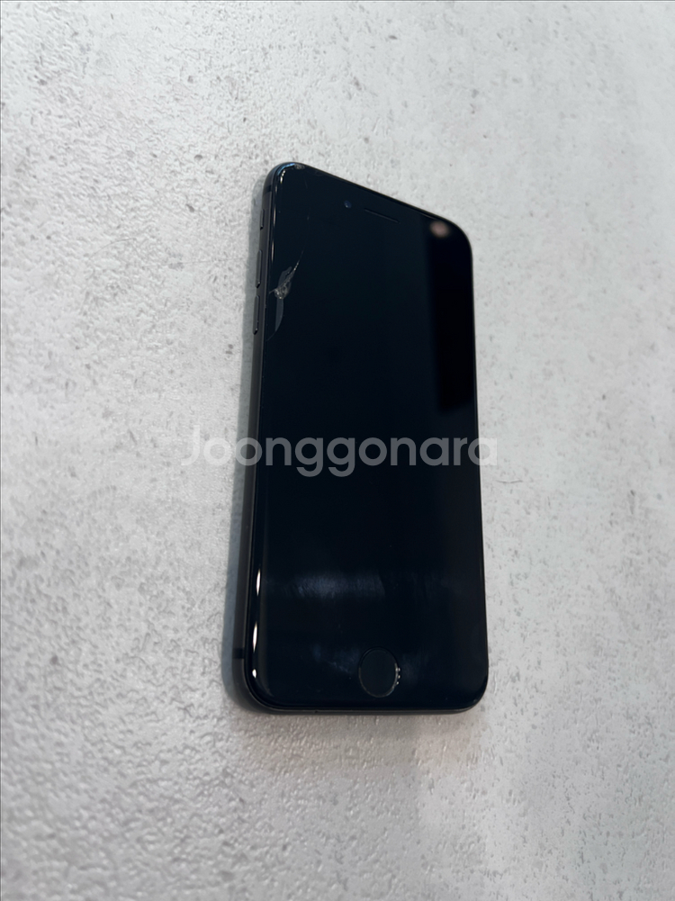 아이폰8 64gb 블랙 5만원 팝니다 (하자폰)--1
