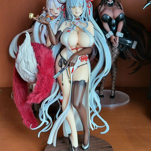 아사나기 이인관 피규어 판매합니다.