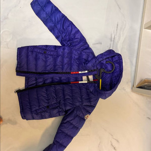 몽클레어 경량패딩 8A