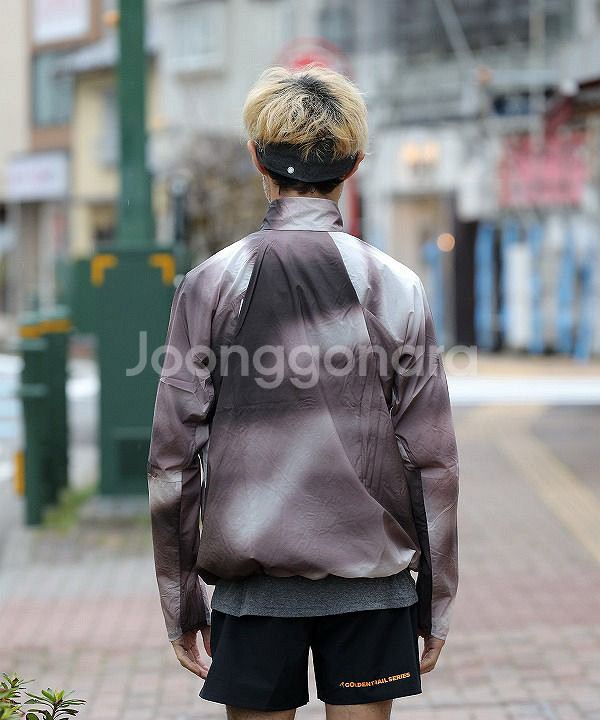 살로몬 바람막이 L--4