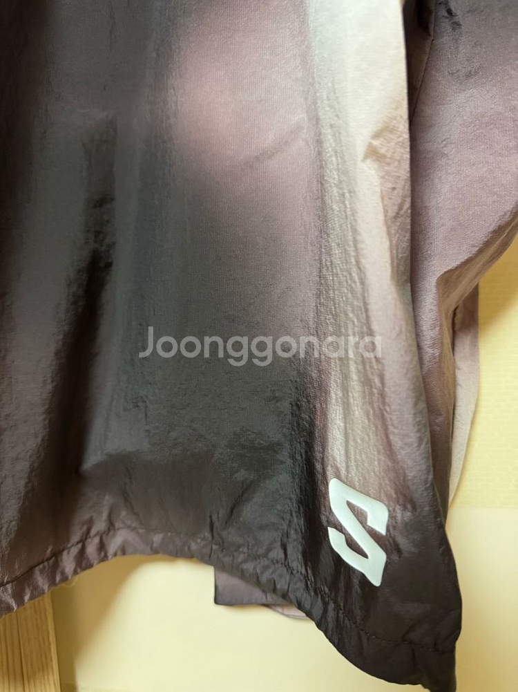 살로몬 바람막이 L--9