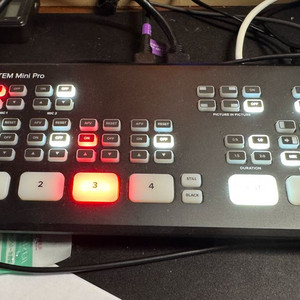 블랙매직 디자인 ATEM MINI PRO 판매합니다.