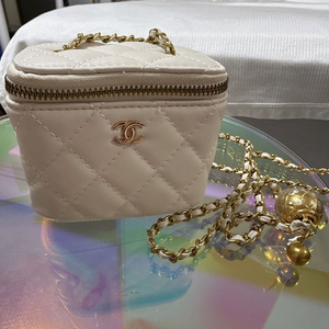 샤넬 미니베니티 (아이보리) 새상품 무배