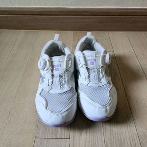 네파키즈 운동화 240사이즈