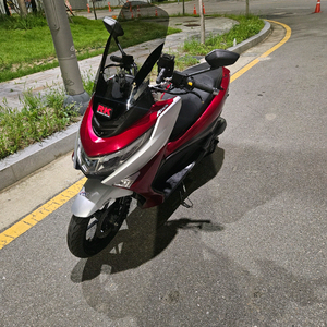 23년식uhr125 오토바이팝니다