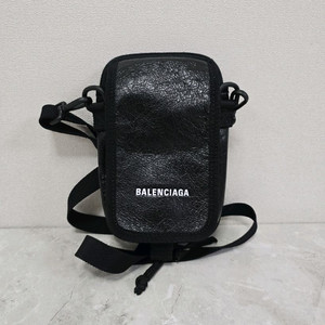 발렌시아가 크로스백 판매