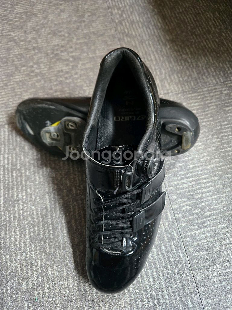 지로 팩터 테크레이스 클릿슈즈 팝니다.--1