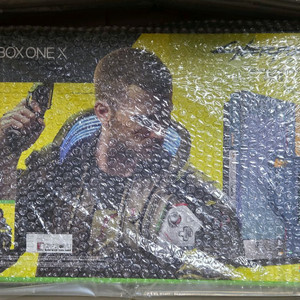 Xbox One X 사이버펑크 한정판 미개봉