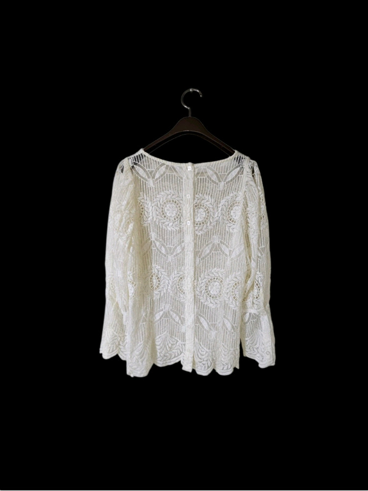 아이보리 시스루 레이스 퍼프 소매 블라우스 55--6