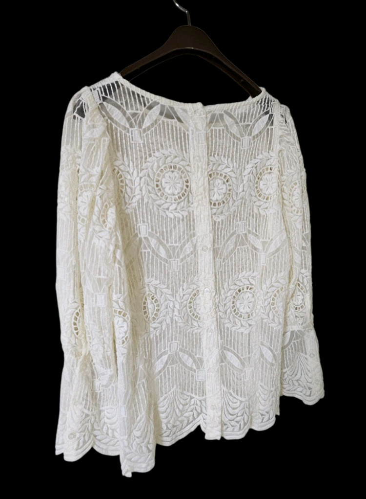 아이보리 시스루 레이스 퍼프 소매 블라우스 55--7